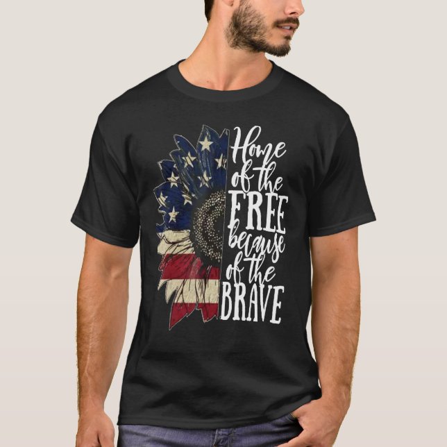 Amerikansk Flagga Patriot home of the free på grun T Shirt (Framsida)