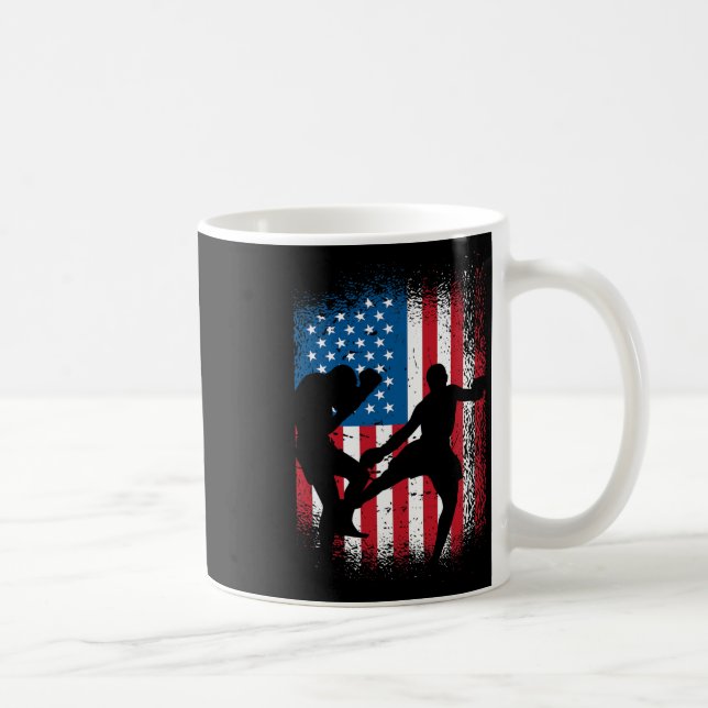 Amerikansk flaggkickboxningsdesign för boxningsfan kaffemugg (Höger)