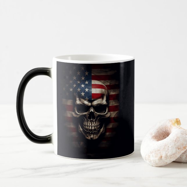 Amerikansk flaggskalle  magisk mugg (Med munk)