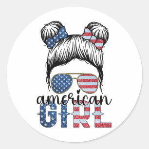 Amerikansk flicka 4:e juli: Messy Bun USA flagga A Runt Klistermärke