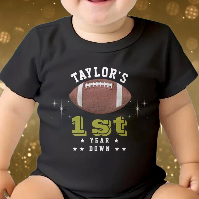Amerikansk fotboll Fält 1:a födelsedag Party T Shirt (American Football Field 1st Birthday Party Baby Bodysuit)