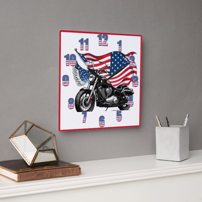 Amerikansk motorcykel med flagga i bakgrunden fyrkantig klocka (Kontor)