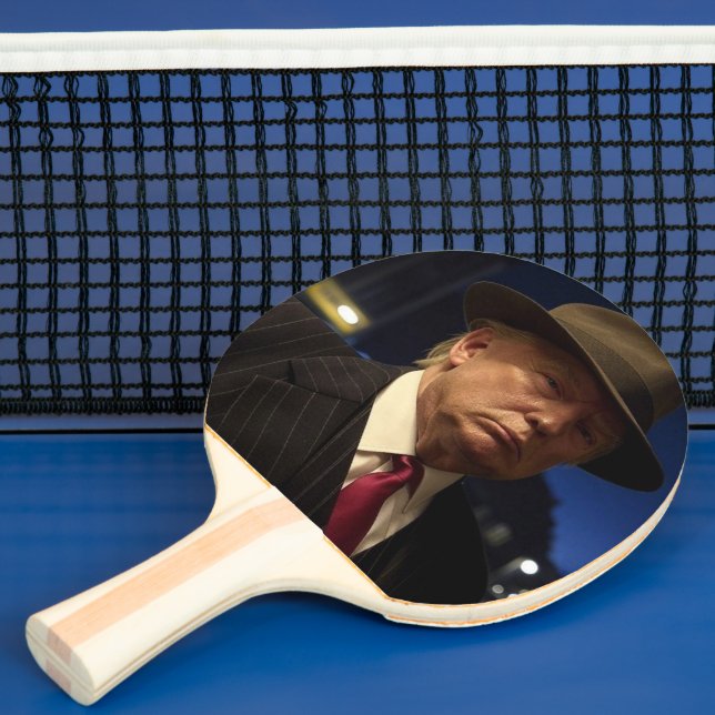 Amerikansk president Donald Trump fadder Pingisracket (Insitu)