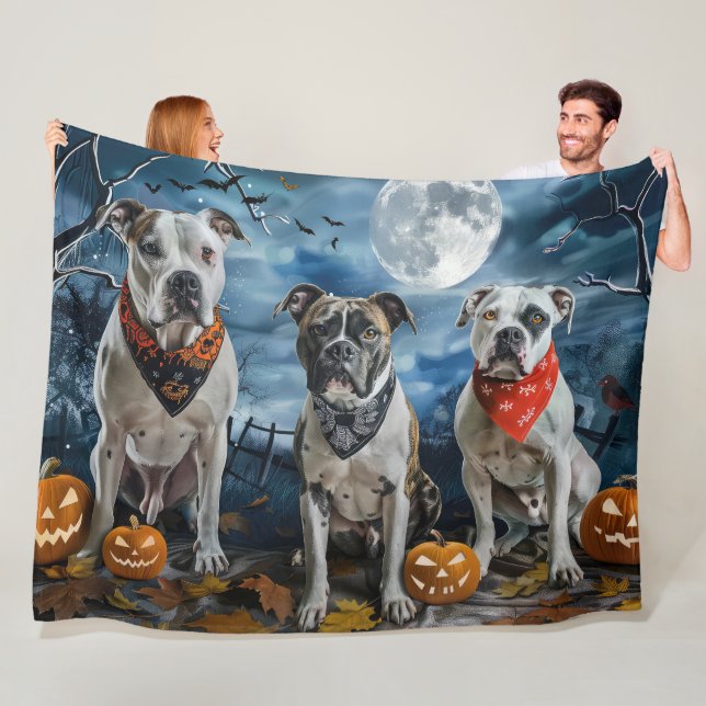 Amerikansk Staffordshire Halloween kuslig  Fleecefilt (På plats)