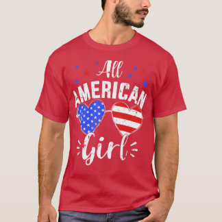 Amerikanska 4:e juli-tjejen med solglasögon och t shirt