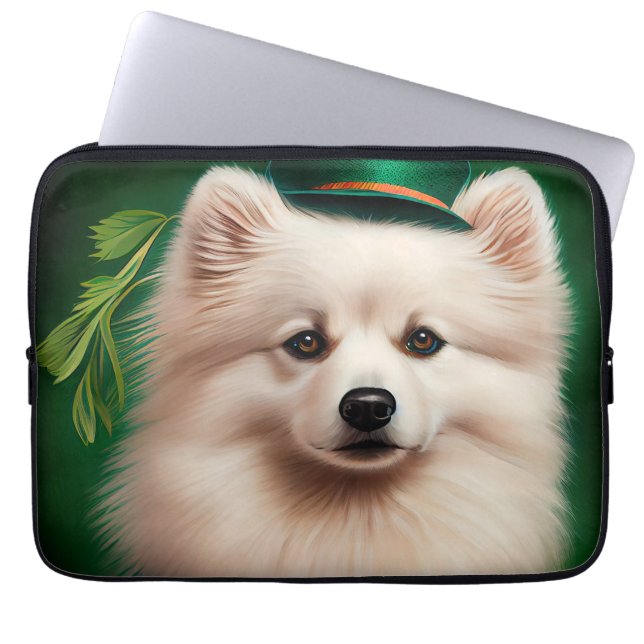 Amerikanska eskimo-hund i St. Patrick Dress Laptop Fodral (Framsidan)