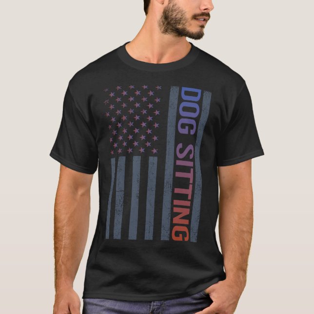 Amerikanska Flagga Hund Sitta T Shirt (Framsida)