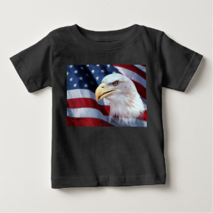 Amerikanska flagga i örn 4 juli t shirt