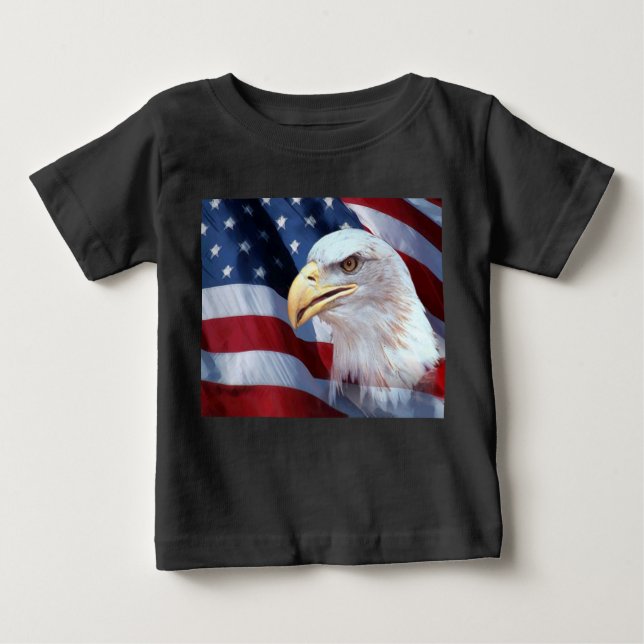 Amerikanska flagga i örn 4 juli t shirt (Framsida)