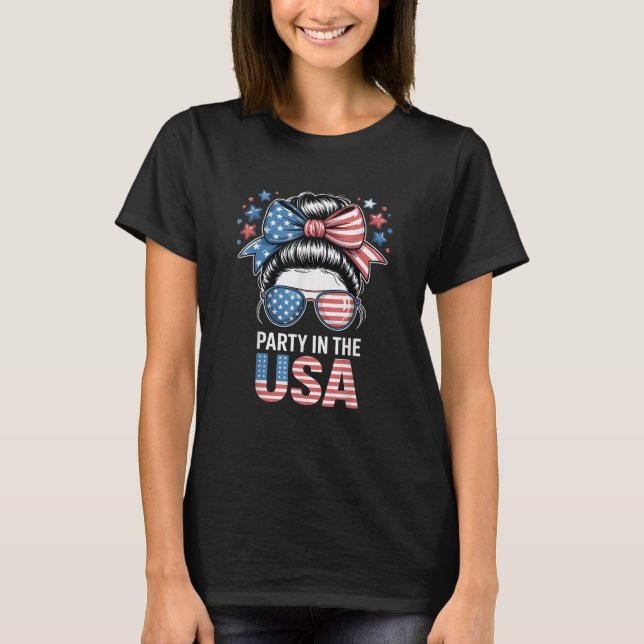 Amerikanska Flagga i Party i USA Girl Messy Bun T Shirt (Framsida)