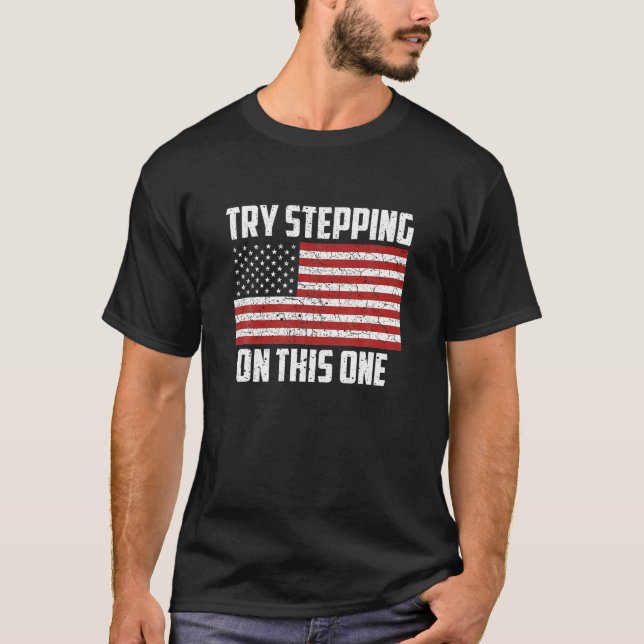 Amerikanska Flagga kan prova att sätta fart på den T Shirt (Framsida)