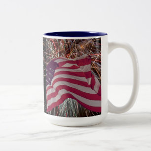 Amerikanska Flagga och Fireworks Två-Tonad Mugg
