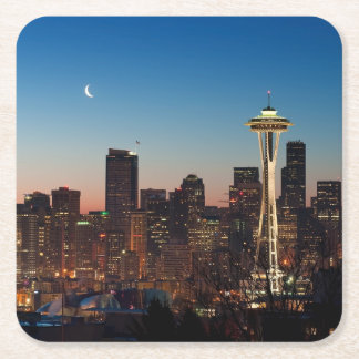 Amerikanska flaggan flyger mellan resningmånen underlägg papper kvadrat