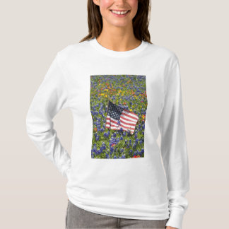 Amerikanska flaggan i fält av blåtthättor, tee shirt