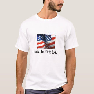 Amerikanska flaggan i motsats till den första tee shirt