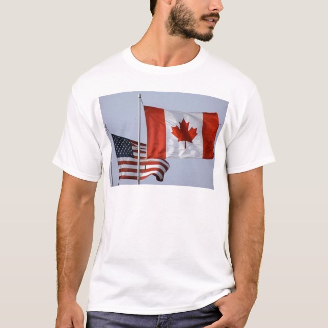 AMERIKANSKA FLAGGAN/KANADENSISK FLAGGA T-SHIRT (Framsida)