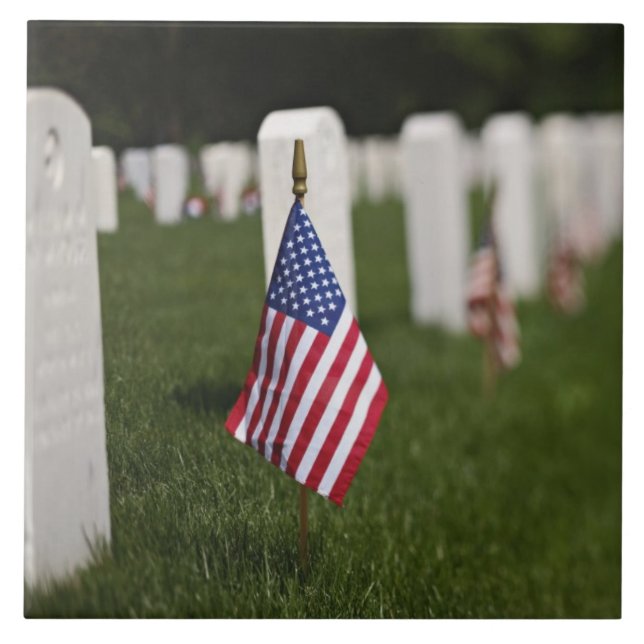 Amerikanska flaggan på gravar av amerikanveteran kakelplatta (Framsidan)