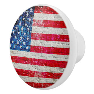 Amerikanska flaggan på tegelstendörrknopp knopp