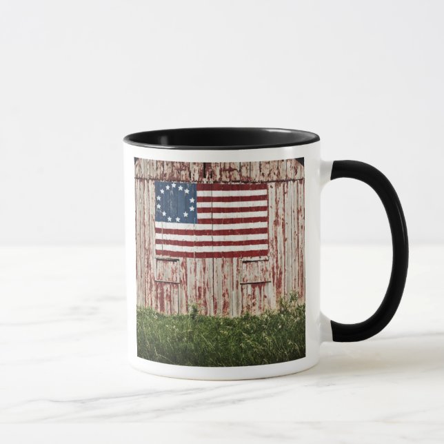 Amerikanska flaggan som målas på ladugård mugg (Höger)