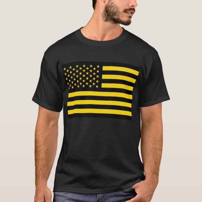 Amerikanska flaggansvartgult tee shirt (Framsida)