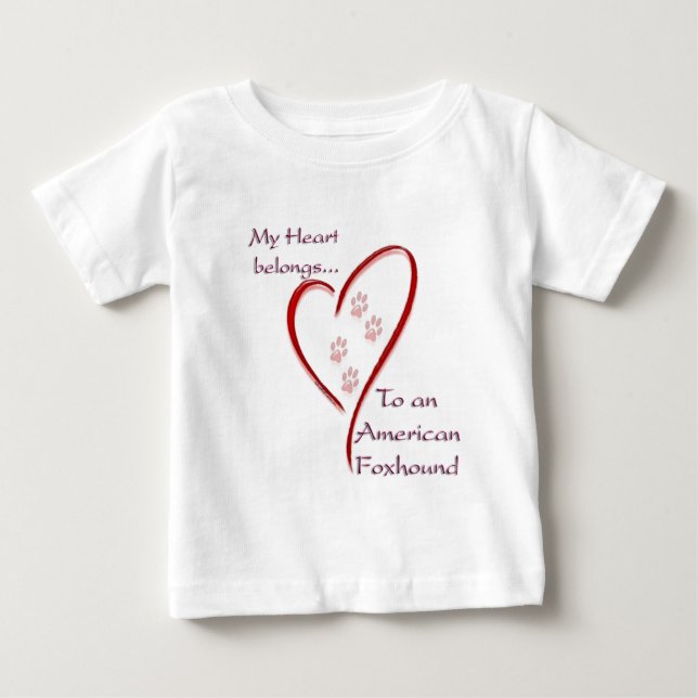 Amerikanska Foxhound Heart-Tillhör T-shirt (Framsida)