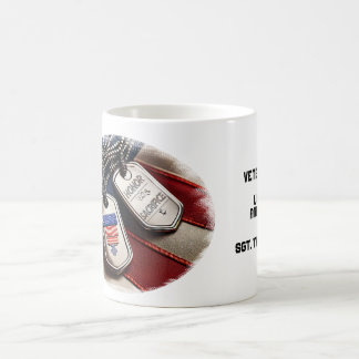 Amerikanska hundmärken och flagga kaffemugg
