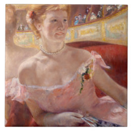 Amerikanska kvinnor med Pearl Necklace & Rosa Dres Kakelplatta