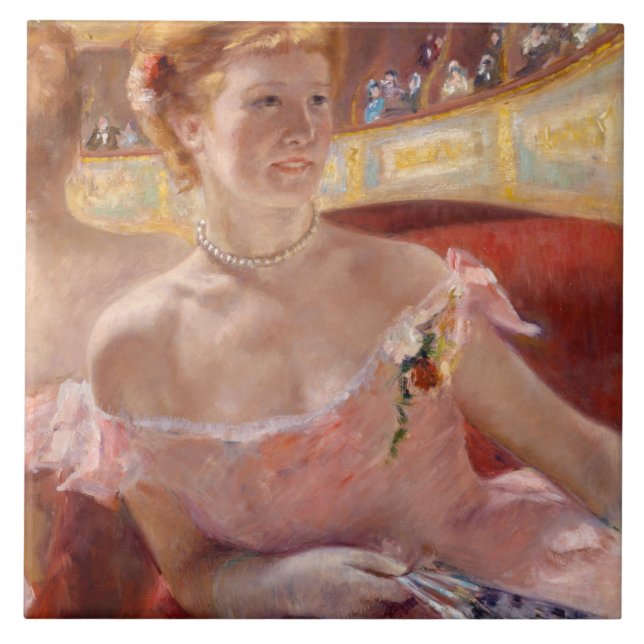 Amerikanska kvinnor med Pearl Necklace & Rosa Dres Kakelplatta (Framsidan)