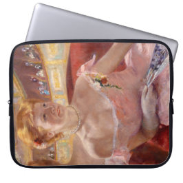 Amerikanska kvinnor med Pearl Necklace & Rosa Dres Laptop Fodral