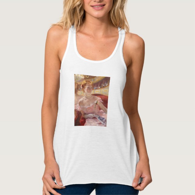 Amerikanska kvinnor med Pearl Necklace & Rosa Dres Linne Med Racerback (Framsida)