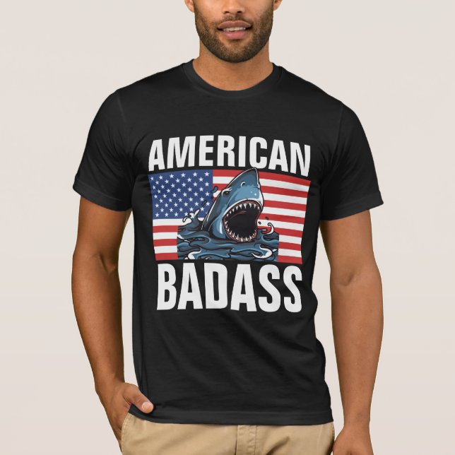 AMERIKANSKA PATRIOT SHARK T-SHIRTS (Framsida)