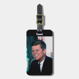 Amerikanska presidenten John F. Kennedy i ovala ru Bagagebricka