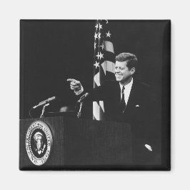 Amerikanska presidenten John Kennedy på presskonfe Magnet
