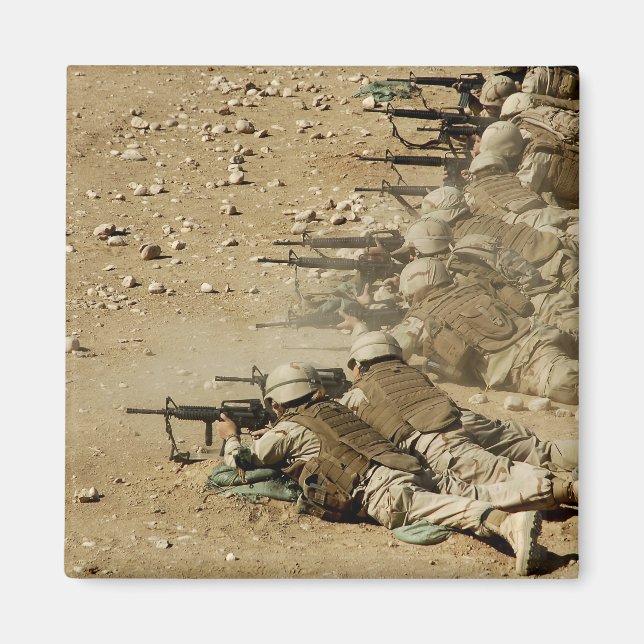 Amerikanska sjösjöar brinner M-4- och M-16A2-gevär Magnet (Framsidan)