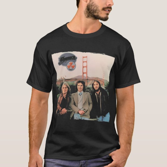 AMERIKANSKT BAND T SHIRT (Framsida)