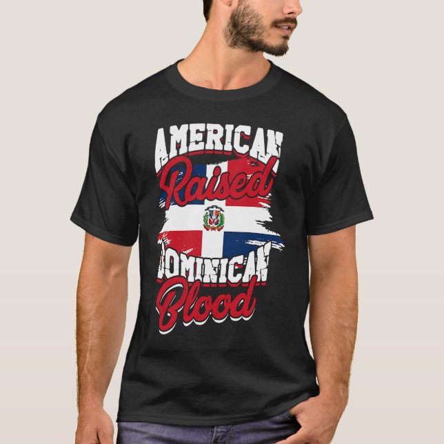 Amerikanskt upphöjt med dominikanska rötter Domini T Shirt (Framsida)