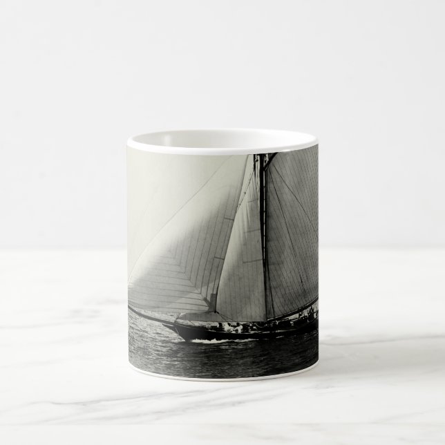 Amerikanyacht 1891 på havet kaffemugg (Center)