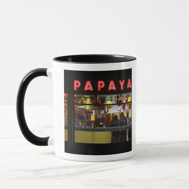 Amerikas förenta stater, New York. Gray's Papaya:  Mugg (Vänster)