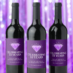 Amethyst 33:e bröllop-årsjubileet lila-tjänst vinn vinflaska etikett<br><div class="desc">Tack för att du på 33:e bröllop-årsdagen tack för gemen, föredrar vin-etiketter i mörkens lila, smart lila med vit gnistra. Tack gästerna för att ni kom till er 33 bröllop-årsjubileum party eller skål er på middagen med den här personligen tack för vin-etiketten, som gästfavoriter. Andra matchande artiklar är tillgängliga. Originalgrafik...</div>