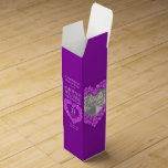 Ametyst bröllop-jubileumsfoto vin box vinlåda<br><div class="desc">33:e lilan under jubileumsgåva till vin eller spritbox. Vackra ametyster i hjärtan på lila med fotosteneffektmall Ametyst Bröllop-årsjubileum vin box-förpackning. Anpassa med dina egna mottagare, information om namn eller släktingar och foto. Det 33:e årsdagen förknippas traditionellt med ametyst, ibland också med årsdagen för 6e. För närvarande läser Grattisar Melanie &...</div>