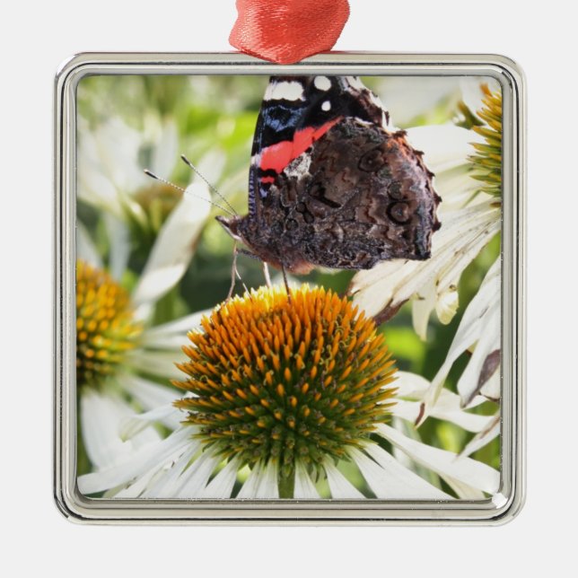 Amiral fjäril på blomma julgransprydnad metall (Framsidan)