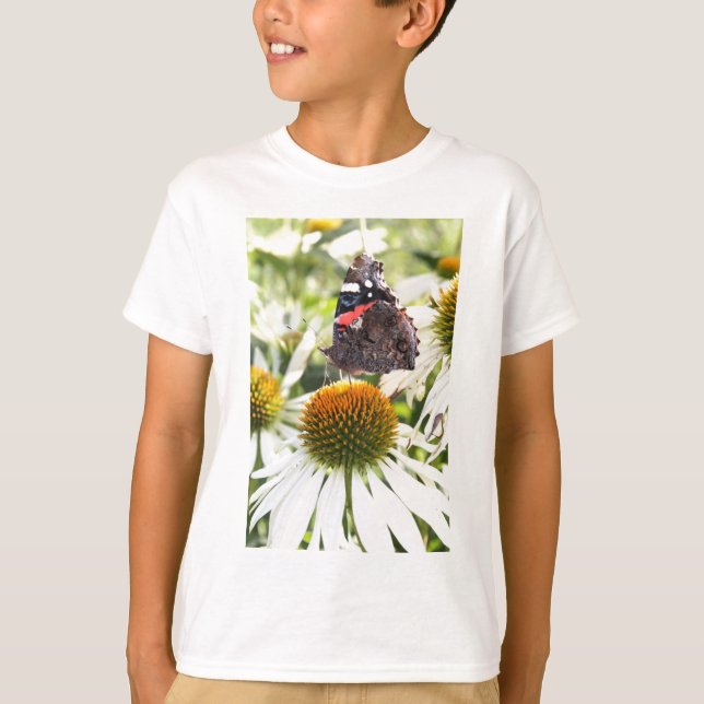 Amiral Fjäril på Blomma Tee Shirt (Framsida)