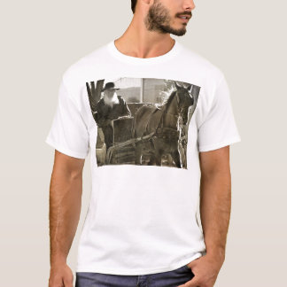 Amish Horse, som är Fånig med Tunga utstucken T-shirt