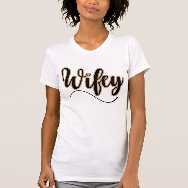 Ammo Apparel USA Wifey Tan Bold Womans's T Shirt (Framsida)