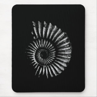 Ammonite White på Black Mousepad Musmatta