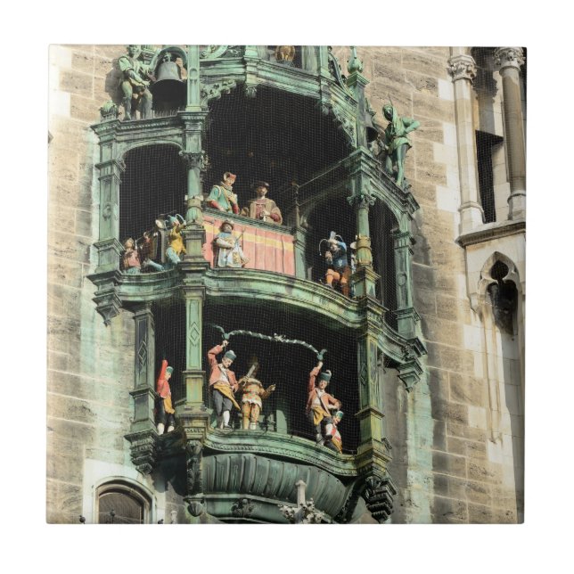 ammunitionshjälpmedel rathaus glockenspiel kakelplatta (Framsidan)