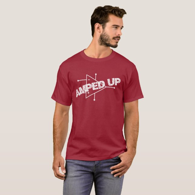 Amped UPP! Rolig elektronikOpAmp T-tröja Tee Shirt (Hel framsida)