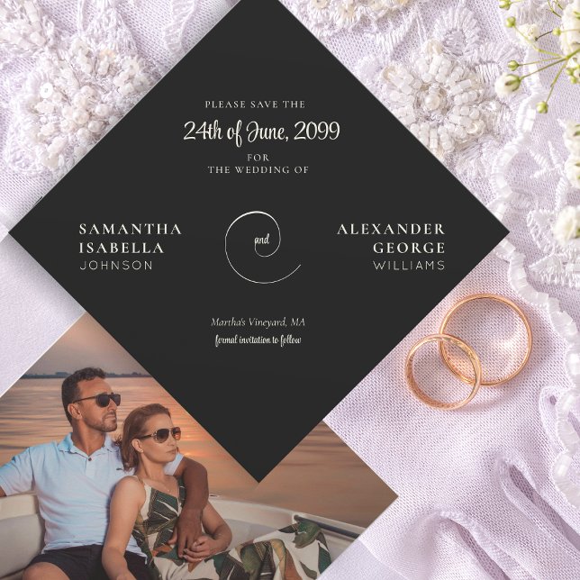 Ampersand Minimalistisk Svart Vitt Tidlös Bröllop Spara Datumet (Ampersand Minimalist Black White Timeless Wedding Angled Save The Date)