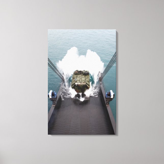 Amphibiskt överfall fordon landstigning från USNS Canvastryck (Framsida)