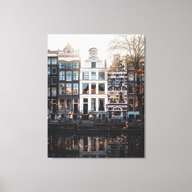 Amsterdam Byggnader vid kanalen, sträckt canvas (Framsida)